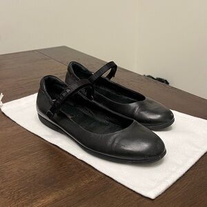 Prada Black Leather Mary Jane Flats EU 36.5 Made in Italy w/ Dust Bag